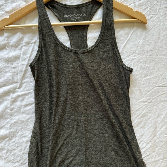 Beyond Yoga Women's Olive Green/Gray Tank Top - Picture 1 of 4
